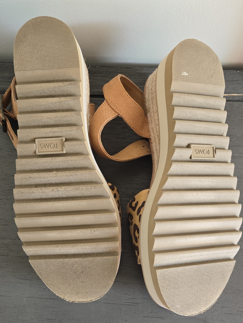 Toms Leopard Print and Tan Platform Sandals W 8.5 - Picture 4 of 6